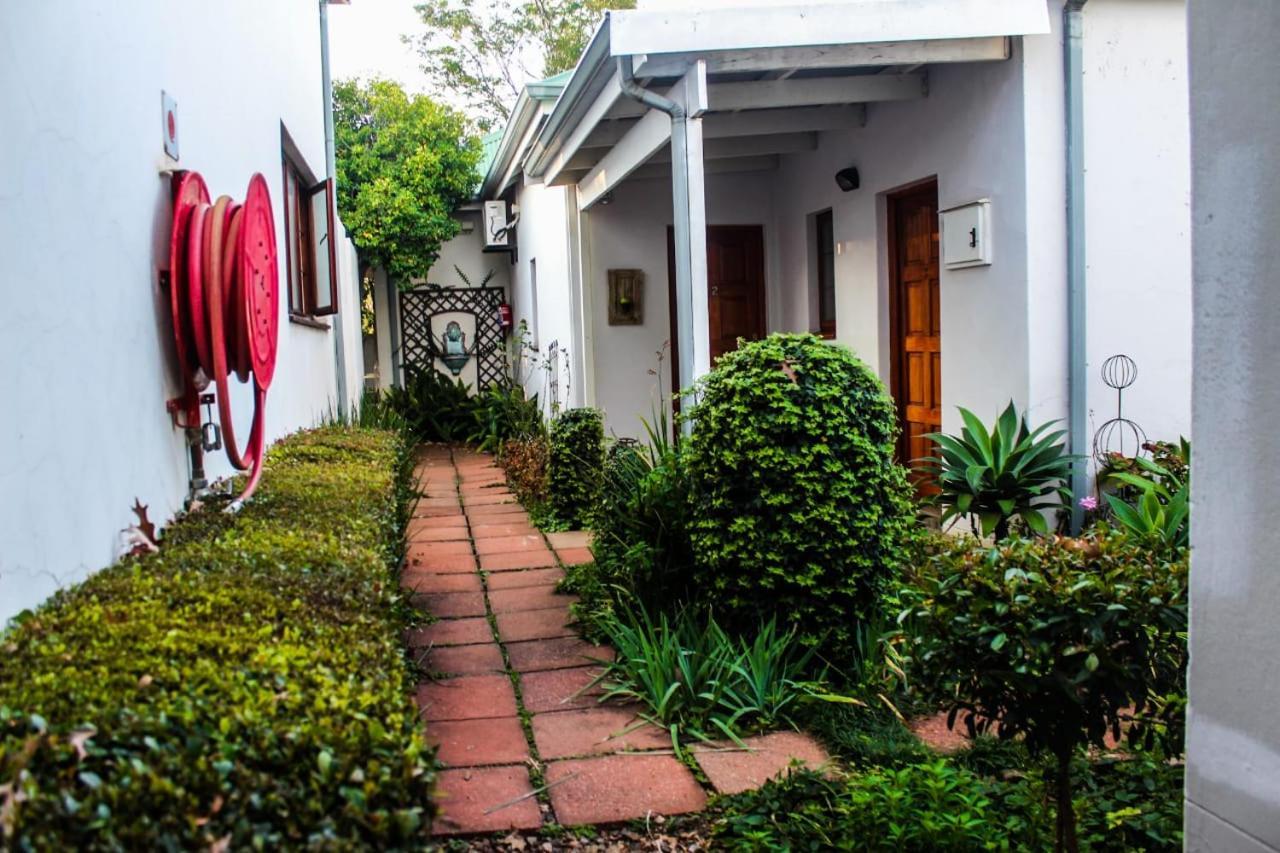 Villa Jana Guesthouse Претория Екстериор снимка