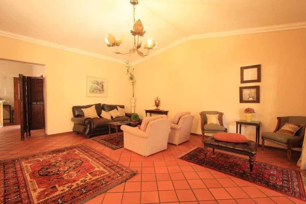 Villa Jana Guesthouse Претория Екстериор снимка