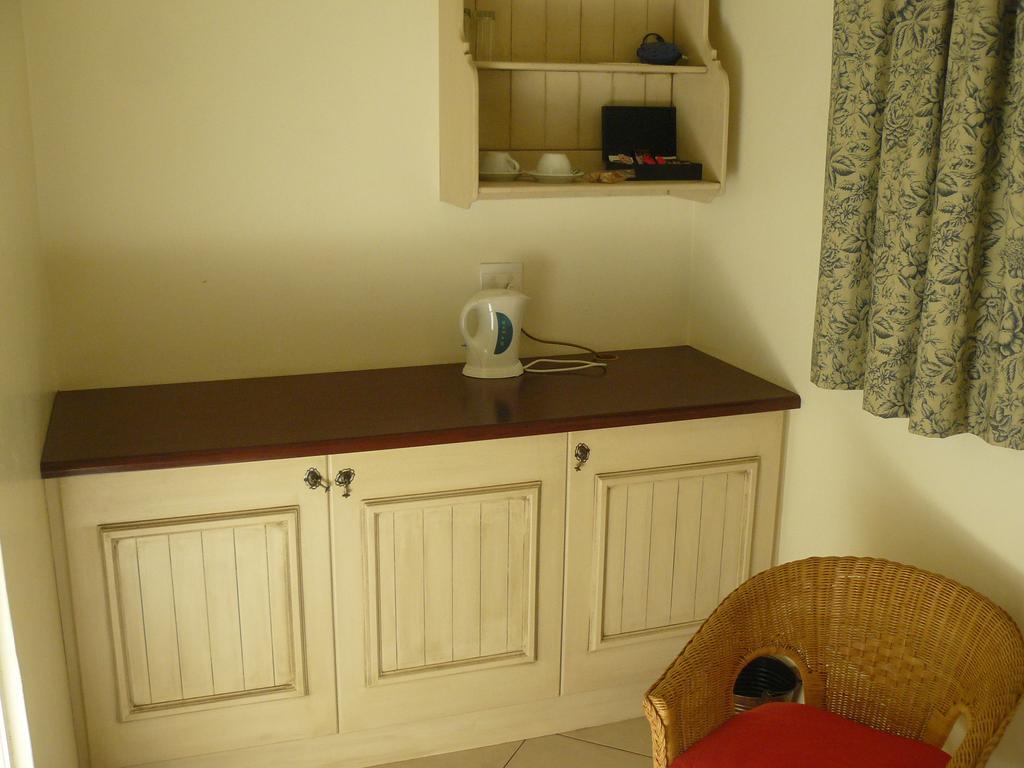 Villa Jana Guesthouse Претория Екстериор снимка