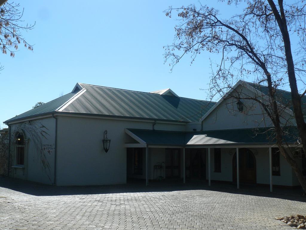 Villa Jana Guesthouse Претория Екстериор снимка